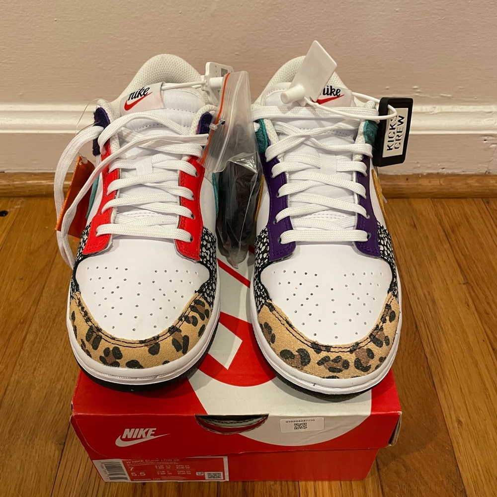 Women’s Low Dunk, Safari Sneakers